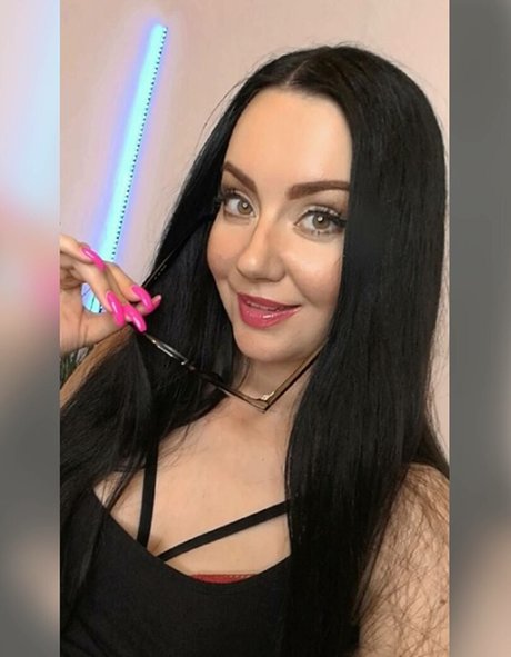 ASMR Kate Lullaby star exclusive images