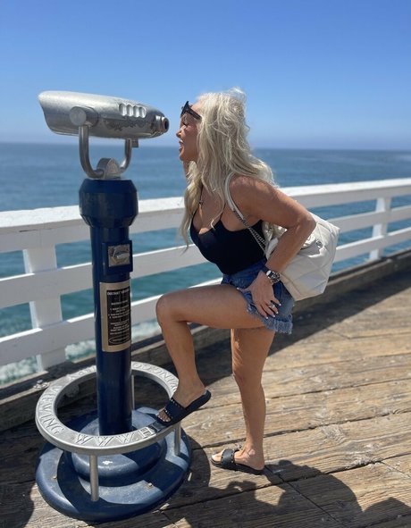 azmorganxoxo porn model images