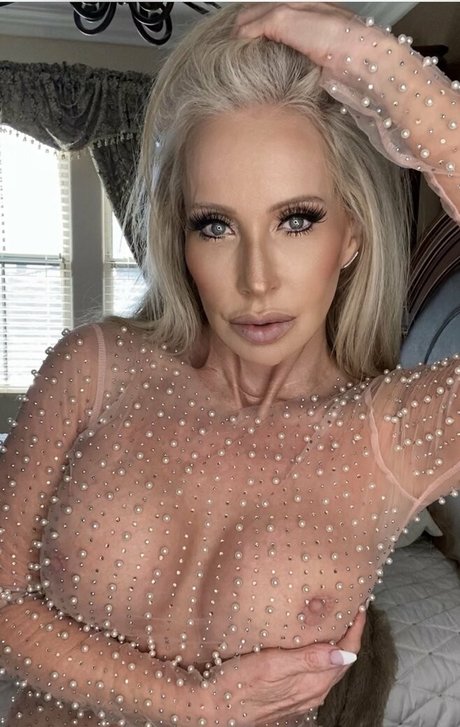 azmorganxoxo star pornographic image