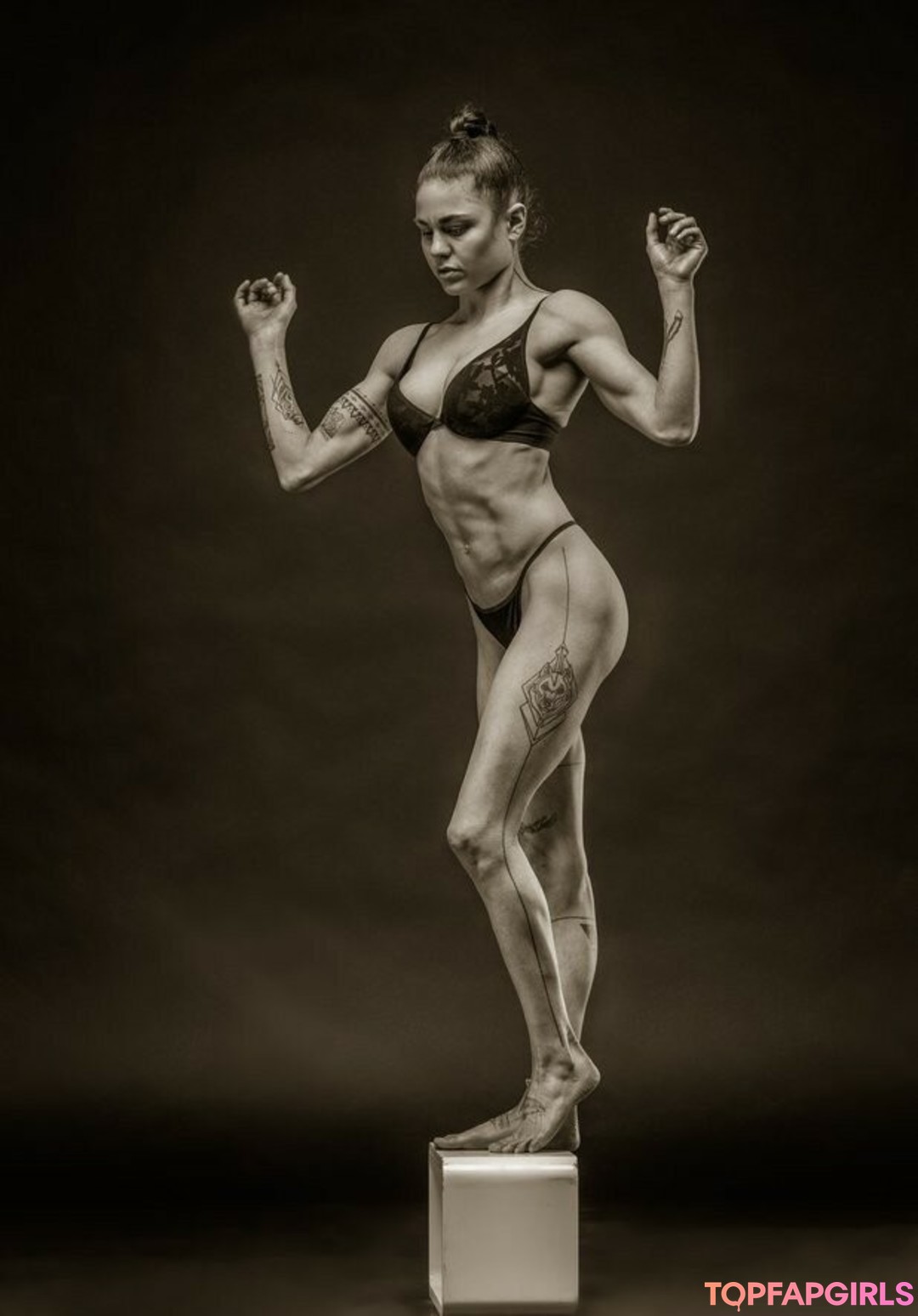 rippedbadass top model image