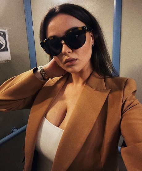 naked milf onlyfans hot images