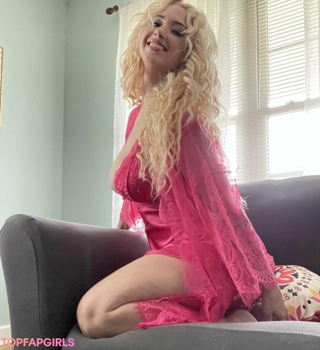 Undressjess model nude galleries