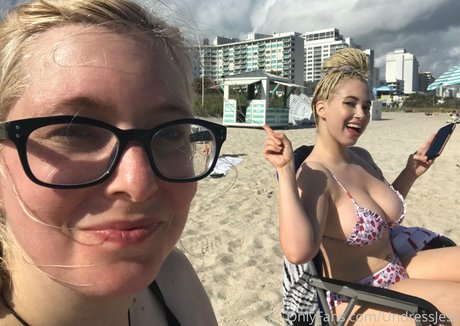 Undressjess erotic star image