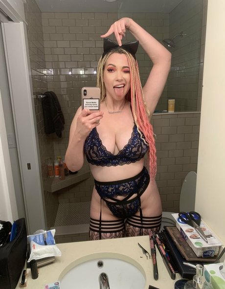 dark skin ebony onlyfans nude img