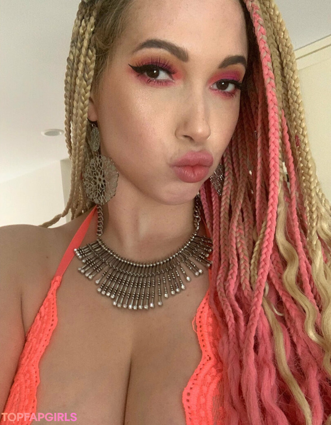 petite nude onlyfans pornos image