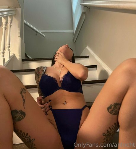 blonde cougar onlyfans beautiful xxx pic