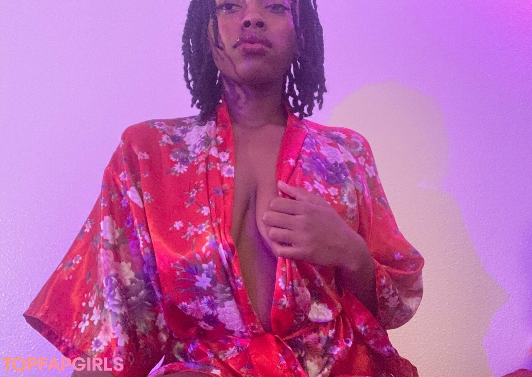 ebony wet pussy onlyfans nudes images