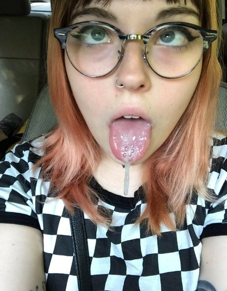 teen topless onlyfans top photo