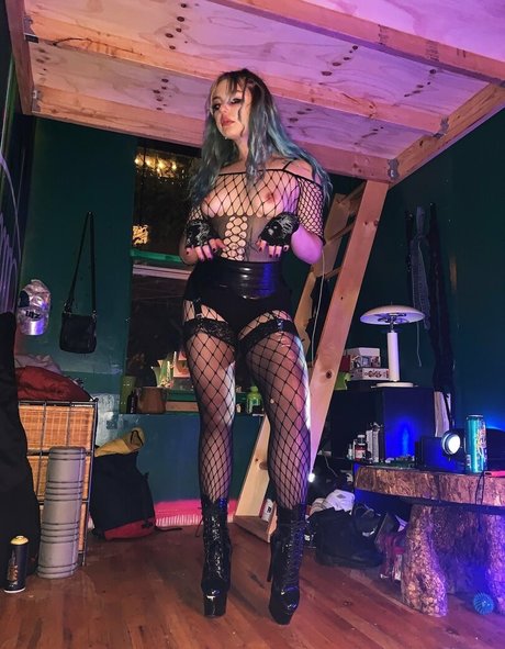 sallysays star naked archive