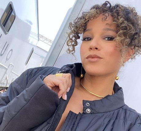 Alisha Wainwright star naked galleries