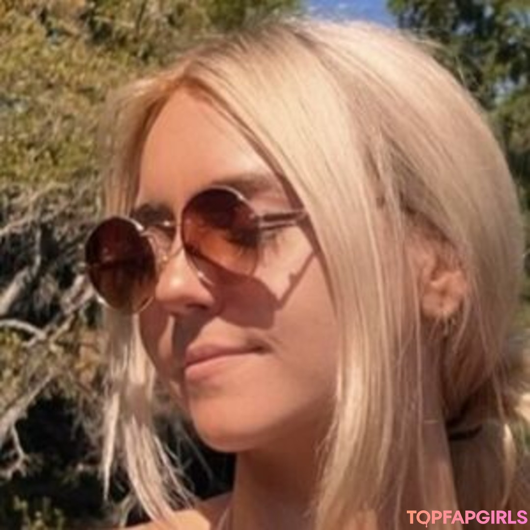 Ella Moore art star image