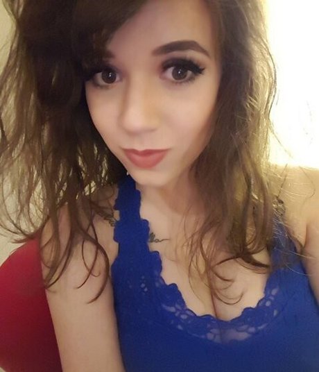 Deernadia exclusive model picture