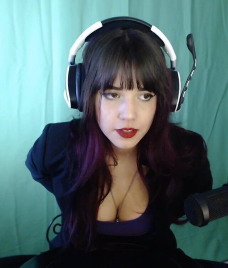 Deernadia adult model picture