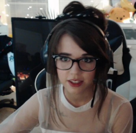 Deernadia nice model picture