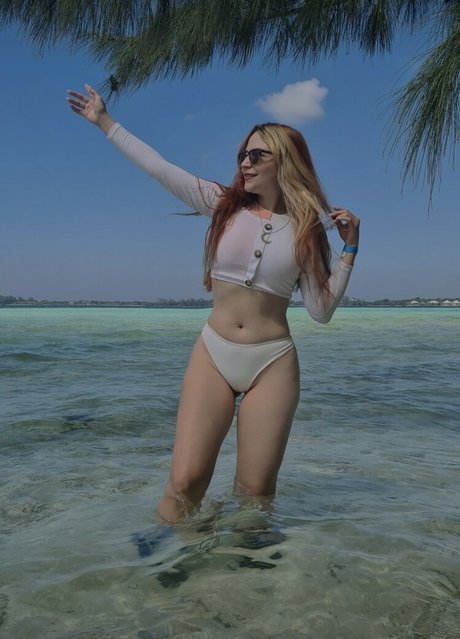 Nekoemy model hd photos