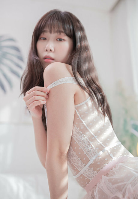 Shaany pornographic model gallery