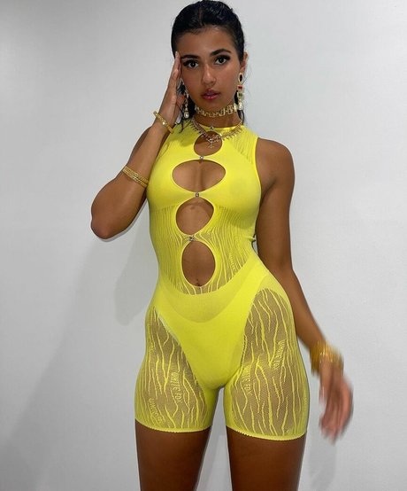 Ambraguiotto pretty model image