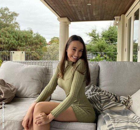 Issy H hot star images