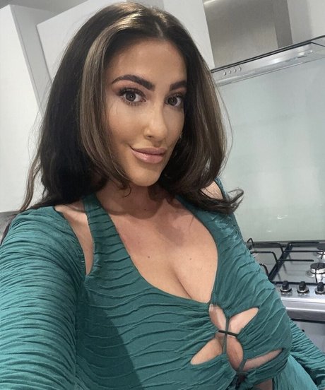 Kirstie V model best pic