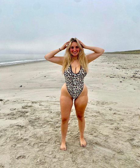 Angelina C star nudes pics