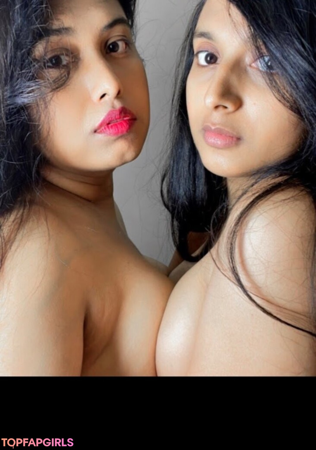 Sanna And Selena pretty model pic