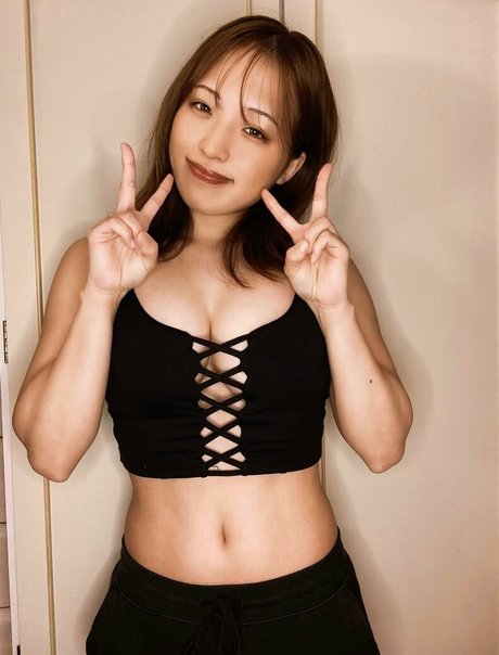 Azusa Igarashi xxx model picture