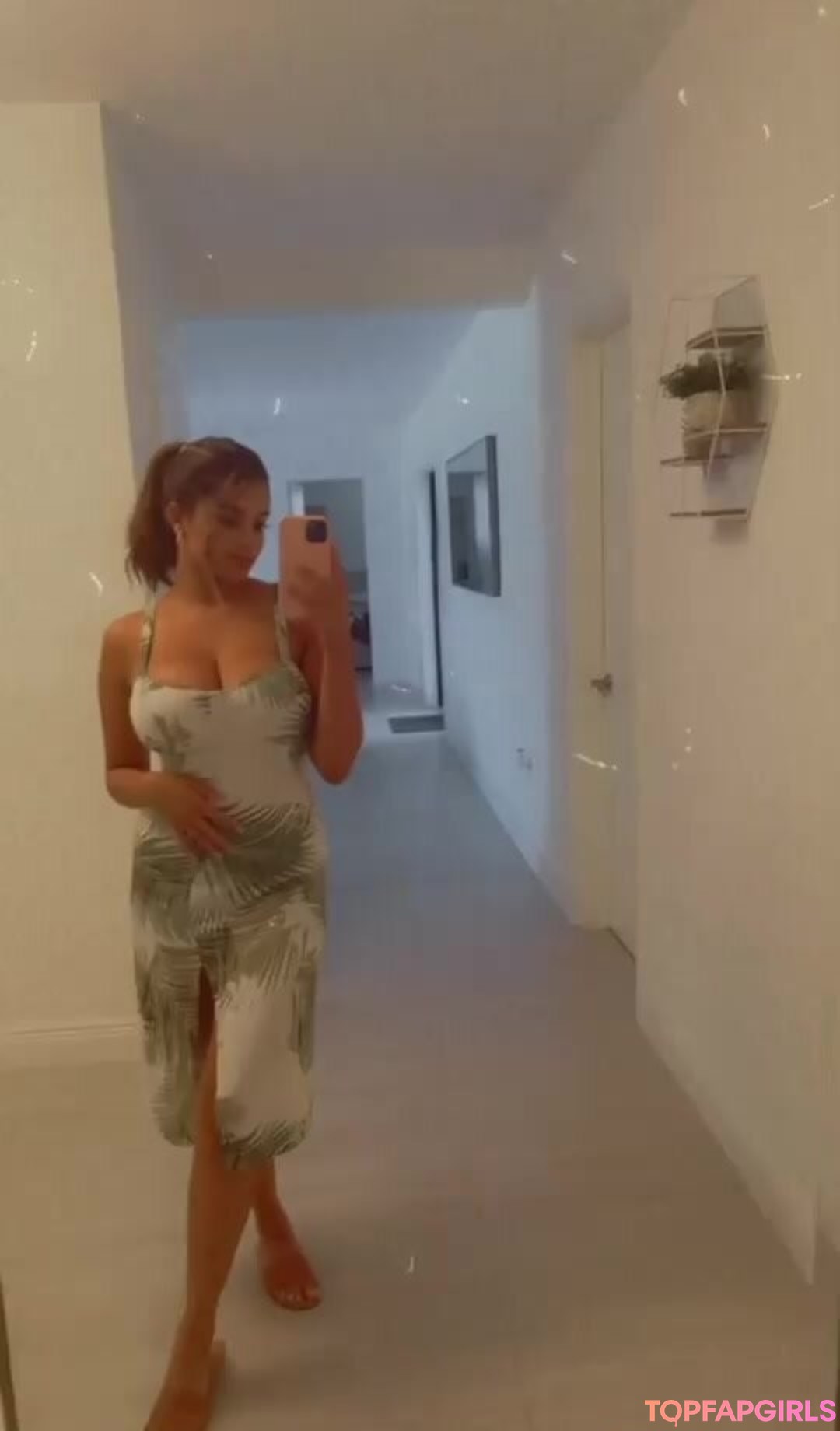 Leslie Sanchez erotic model gallery