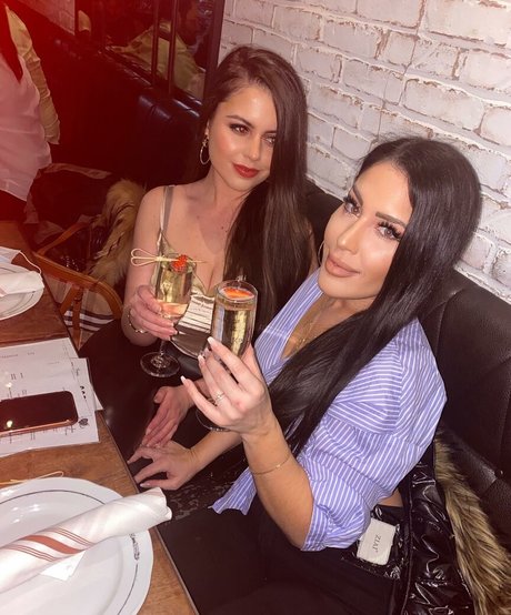 gloryhole wife onlyfans hot nude pic