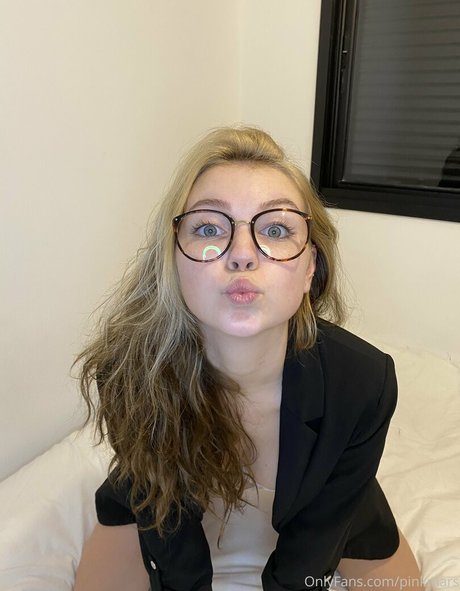 PinkMars star exclusive photos