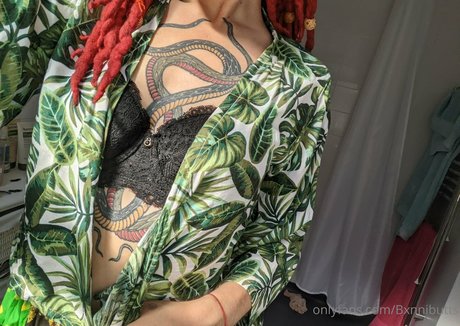 bxnnibutts model sexy galleries