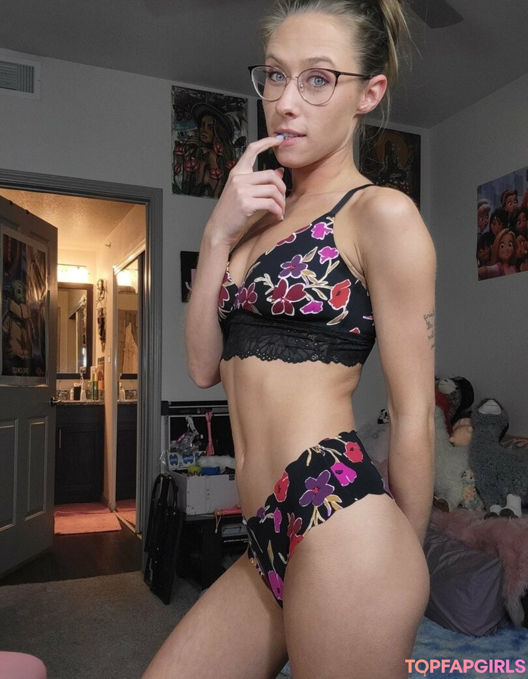 pr3ttyp1nkpussy porn model gallery