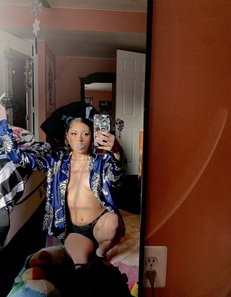 ittybittybarrrbie top profile image