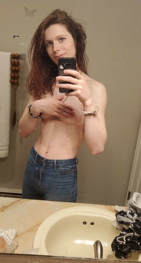 RainieBun model naked gallery