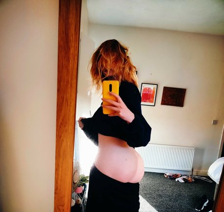 skinny brunette onlyfans hd image