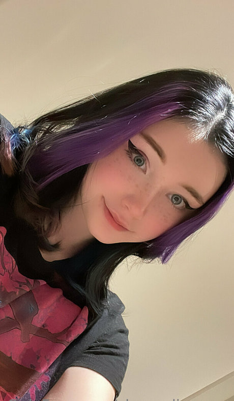 SleepyDinosaur star high quality photos