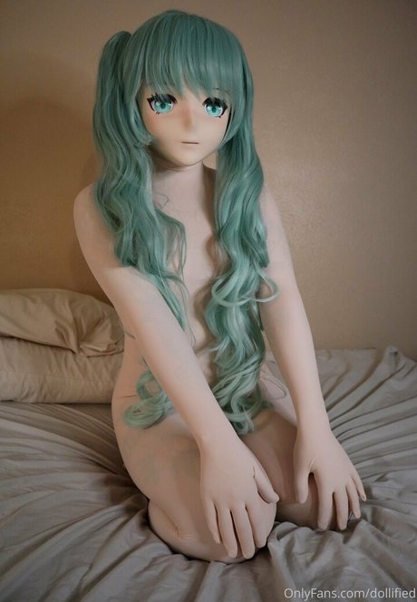 dollified exclusive model images