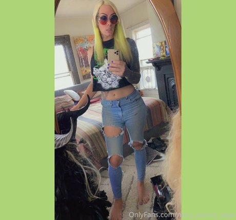 nova aurora vega hot actress images