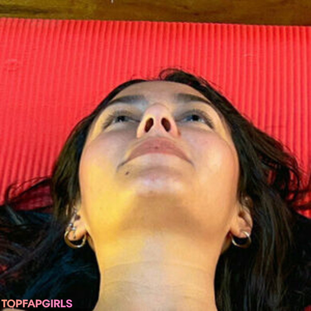YogaAlin model pretty galleries