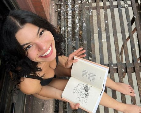 Rebecca Joelle hot model image