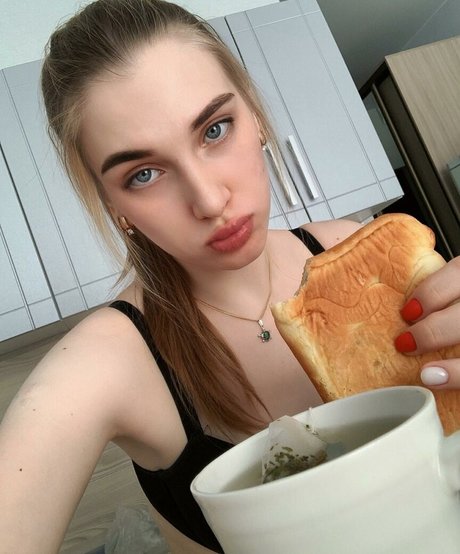 Girl Valerie star hd image