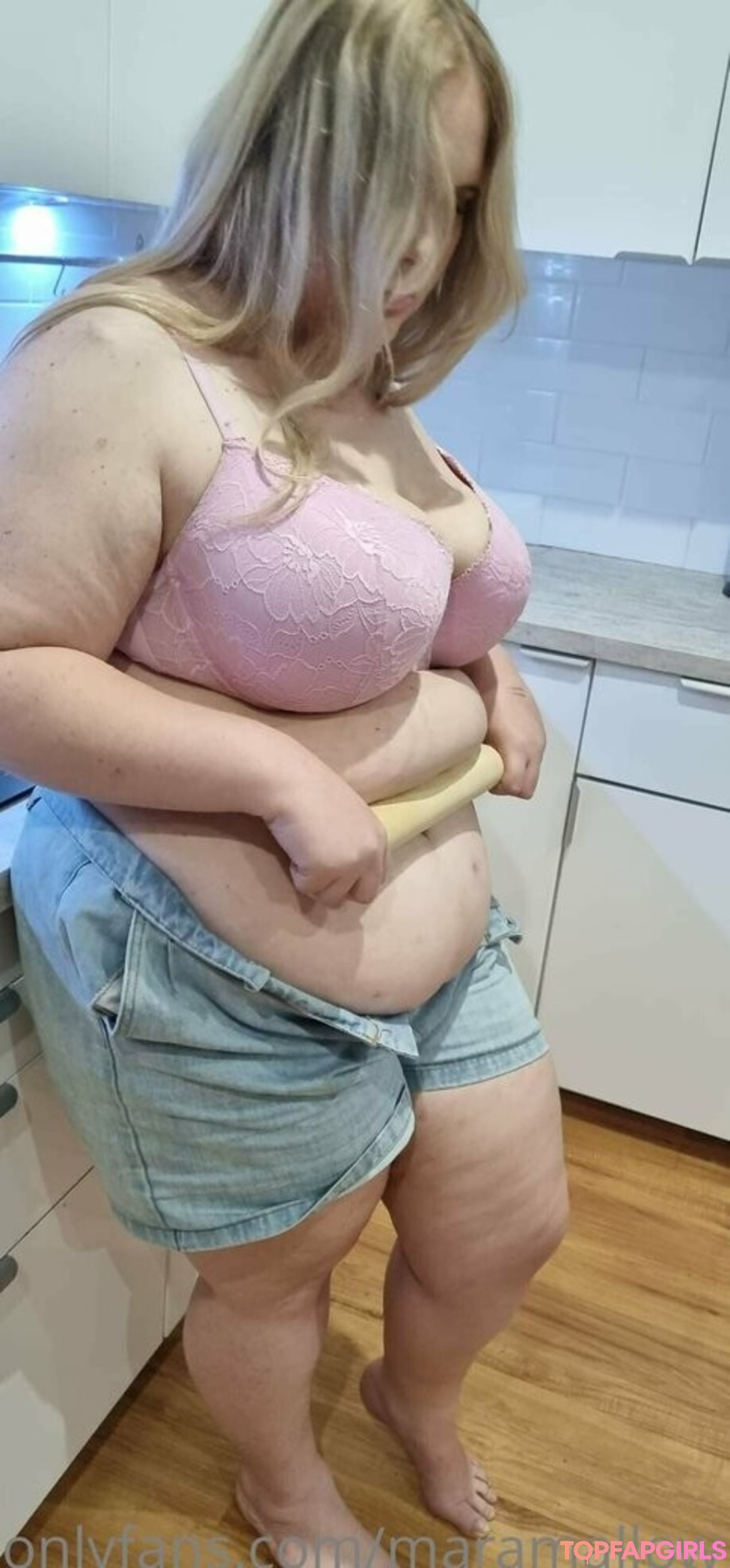 maramallow pornstar adult image