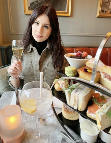 mooreerinxxx model naked image