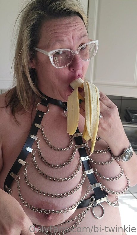 bi twinkie pretty model pics