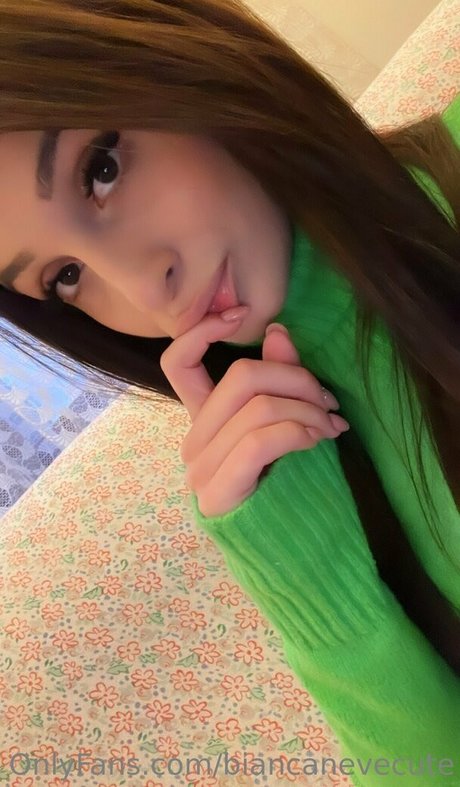 busty onlyfans xxx photos