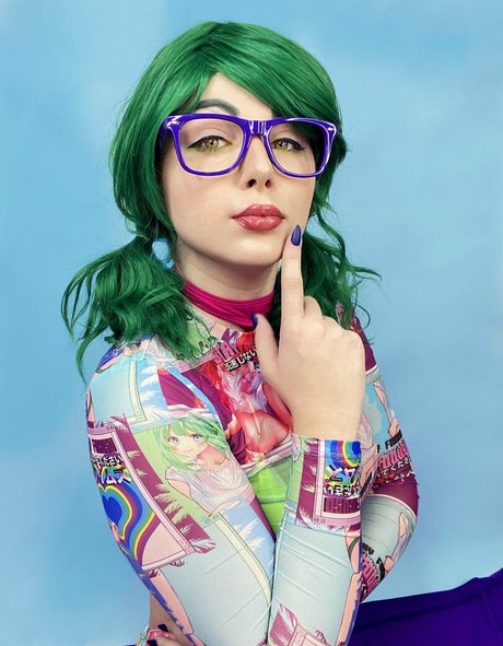 Sarah Fong nude model pictures