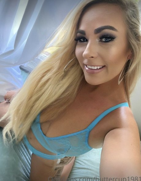 love misssarah unlocked naked actress pics