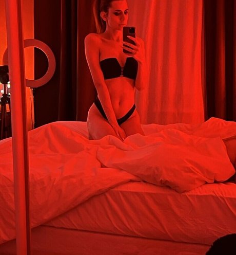 Foxyirene pornstar xxx picture