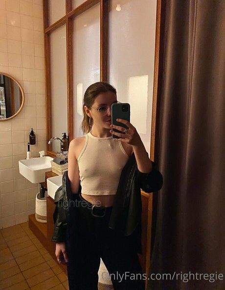 stepdaughter onlyfans free porn gallery