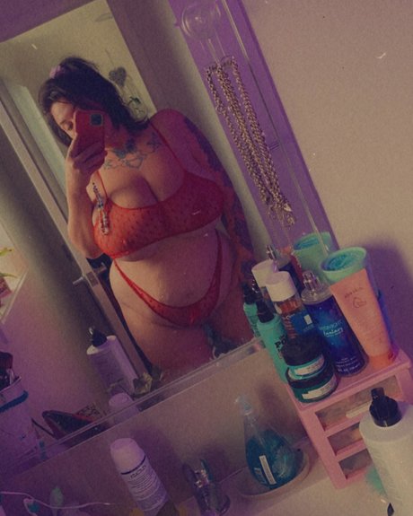 Heymikkimoo exclusive model img