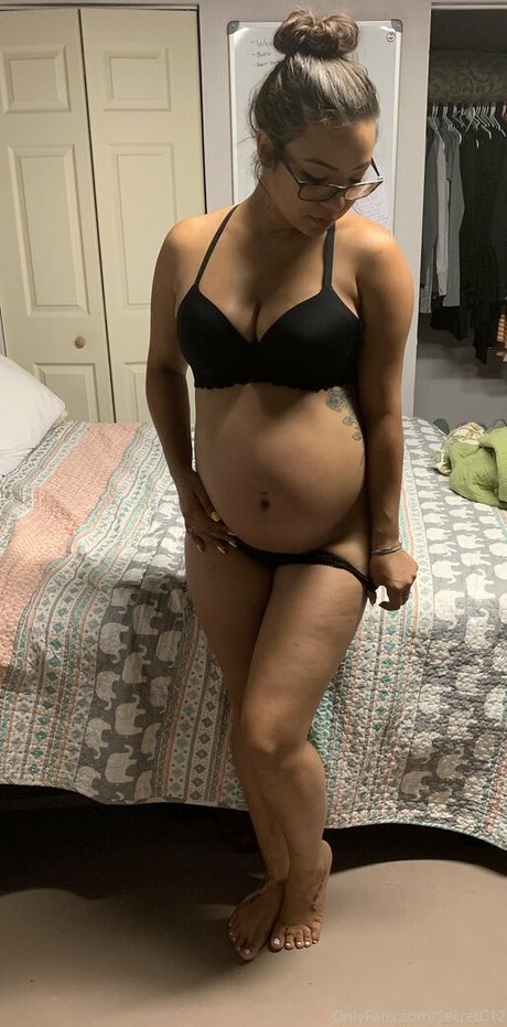 secretc12 model pornographic images